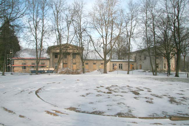  - Manor of Kruszewski. Front view of the palace