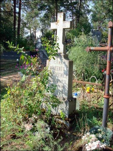 Rykantai. cemetery Catholic