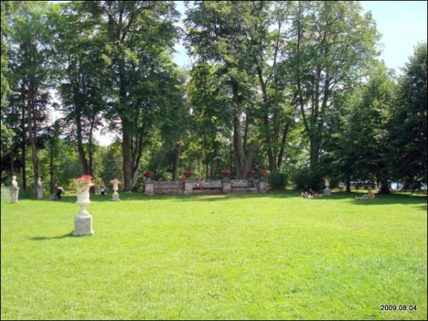 Užutrakis. Estate of Tyszkiewicz