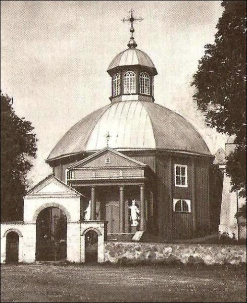  - Kościół Św. Jerzego. Stary drewniany kościół (spłonął w 1982r.)