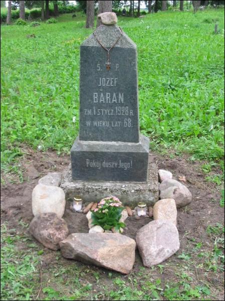 Maišiagala. cemetery Catholic