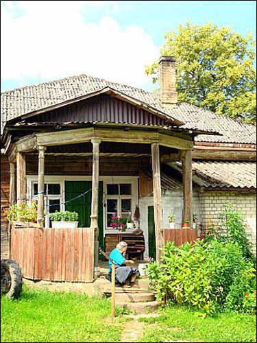  - Zespół dworsko-parkowy Wańkowiczów. Fasada wschodnia