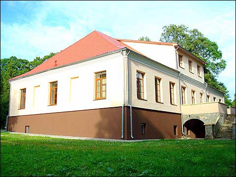  - Dwór Piłsudskich. Dwór od południowego zachodu, 07 2008