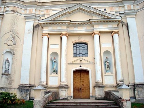  - Kościół Św. Michała Archanioła i klasztor Dominikanów. 