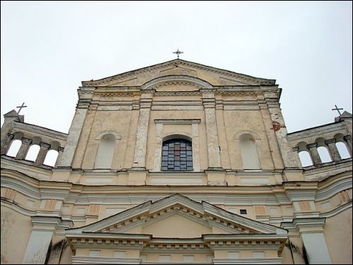  - Kościół Św. Michała Archanioła i klasztor Dominikanów. 