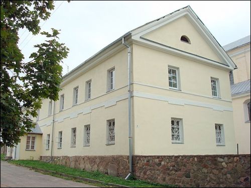  - Kościół Św. Michała Archanioła i klasztor Dominikanów. 