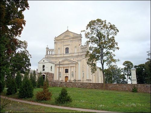  - Kościół Św. Michała Archanioła i klasztor Dominikanów. 