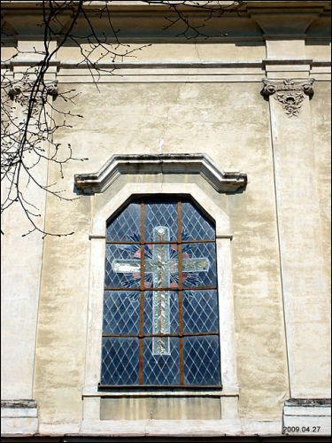  - Kościół Św. Rafała i klasztor Jezuitów. Fasada zachodnia, okno drugiej kondygnacji