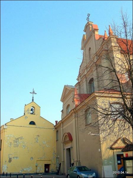  - Kościół Św. Ignacego i klasztor jezuitów. 