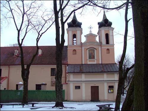  - Kościół Św. Krzyża i klasztor Bonifratów. Główna fasada kościoła i fragment klasztoru