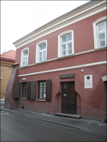  - . Savičiaus st. 11 in Vilnius. In 1907-08 M. Čiurlionis lived in this house