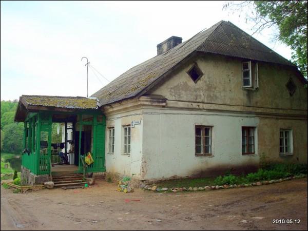  - Dwór . 
