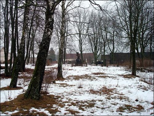 Paluknys. In the village