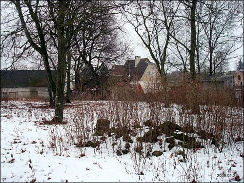Paluknys. In the village