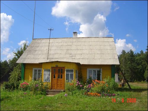 У вёсцы  Урлянцах.   - У вёсцы .