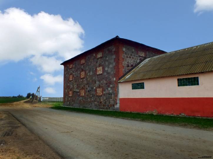 Karalin.  Barn