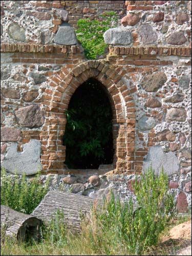  - Фольварк . 