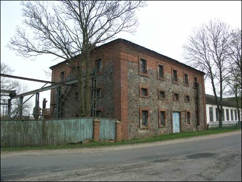 Viarchovičy.  Barn