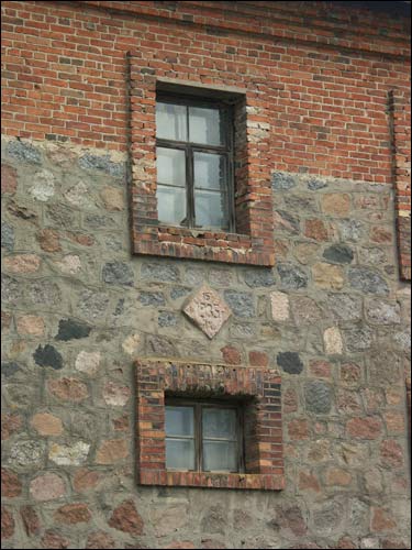 Viarchovičy.  Barn