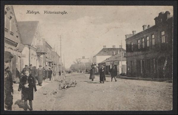  - Miasto na starych fotografiach . 