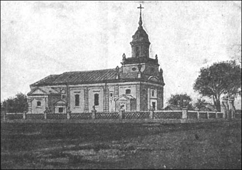  - Kościół . Fasada boczna. Fot. z lat 1910