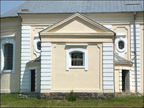  - Kościół . Fragment elewacji bocznej