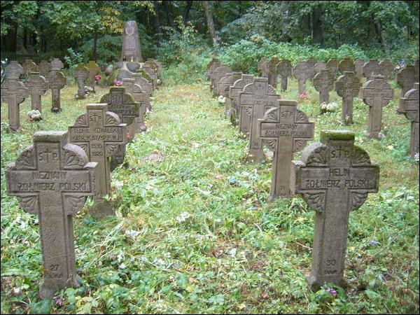 Świerżeń Nowy.  Cmentarz polskich żołnierzy poległych w latach 1919–1920