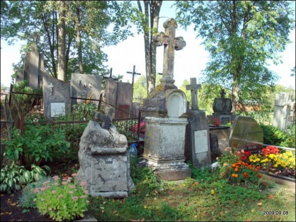 Bijutiškis. cemetery Catholic