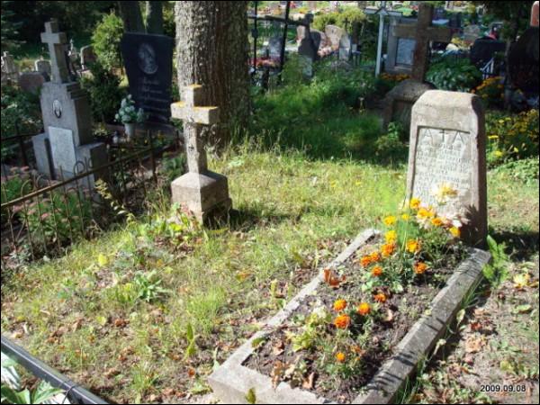 Bijutiškis. cemetery Catholic
