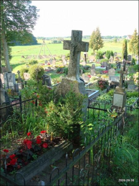 Bijutiškis. cemetery Catholic
