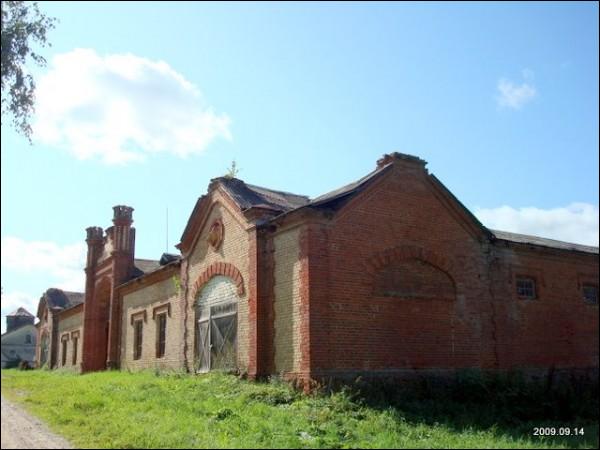  - Zespół dworsko-parkowy . 
