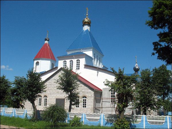  - У мястэчку . Сучасная царква ў мястэчку