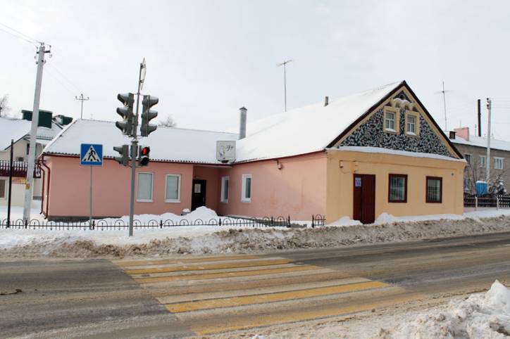  - Historical buildings at Leninskaja (Mirskaja, Piłsudskiego (1926-1940)) street. 
