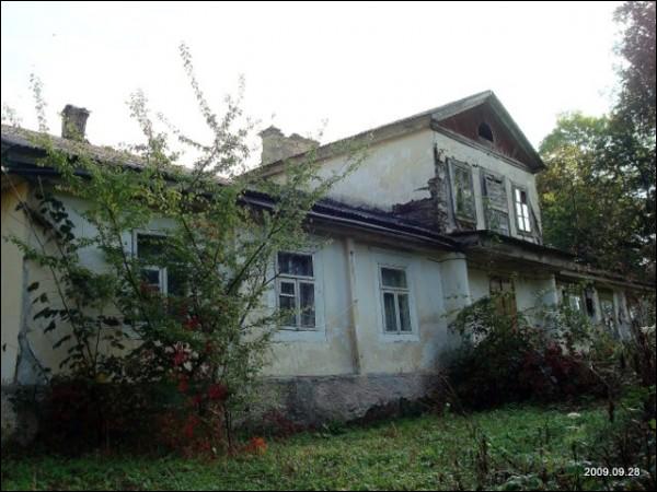  - Zespół dworsko-parkowy . 