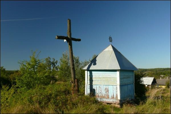 Porazava. Road chapel 