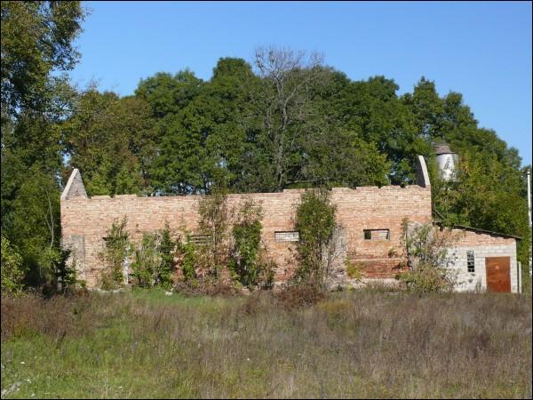 Geruciewo. Dwór gospodarczy 