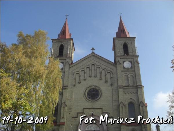  - Catholic church of St. Stanislaus. Main facade, fragment