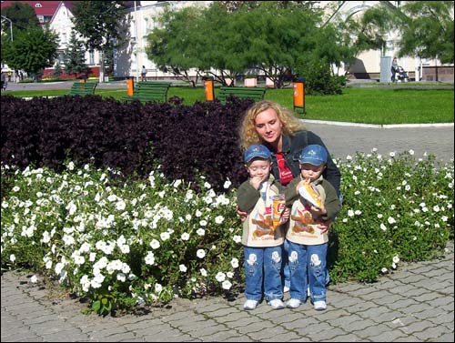  - Ulice miasta . Bliżniacy