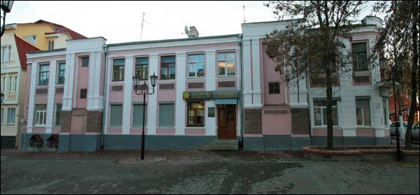  - Budynki zabytkowe ul. Suworowa (Uzgorska). ul Suworowa, 18 (XIX/XX w.). Foto 11/2009