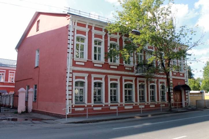  - Гістарычная забудова вул. Камсамольская (Ніжне-Пятроўская). Камсамольская 15