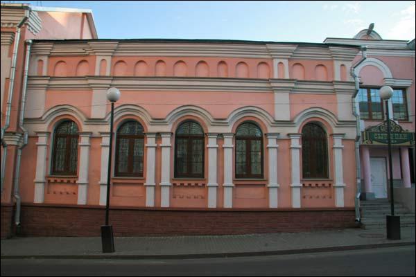  - Гістарычная забудова вул. Янкі Купалы (зав. Бабікін, зав. Хайкіна). вул. Янкі Купалы, 4 (пач. ХХ ст.). Фота 11.2009