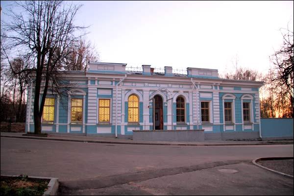 Viciebsk. Historical buildings Chekhava (Vietrnaja) str.