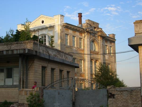Homiel. Historical buildings Kamisarova str.