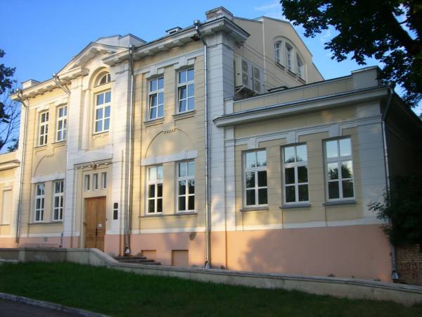 Homiel. Historical buildings Kamisarova str.