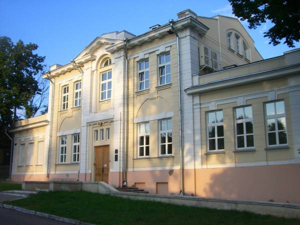 Homiel. Historical buildings Kamisarova str.