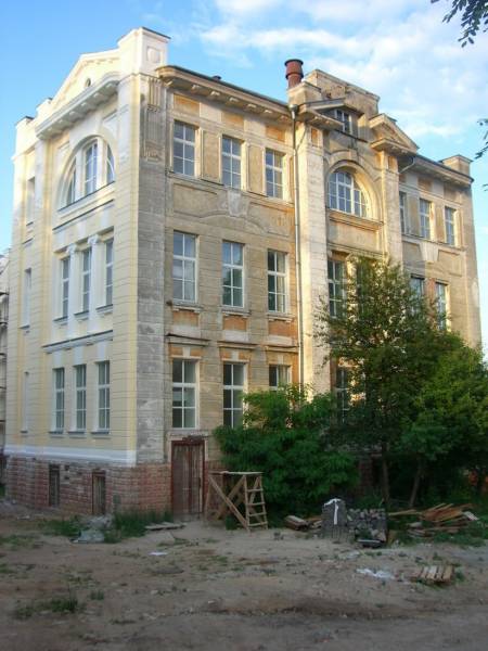 Homiel. Historical buildings Kamisarova str.