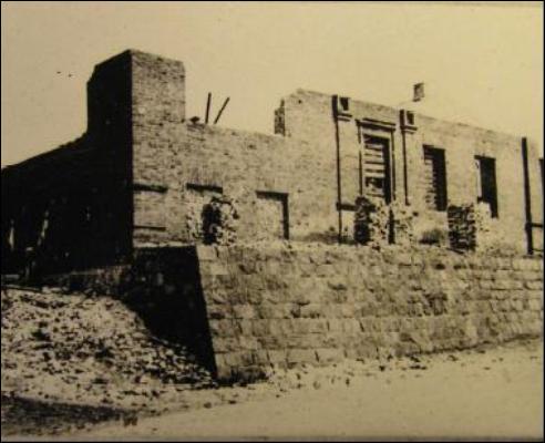  - Synagogue . The ruins of the synagogue in 1946