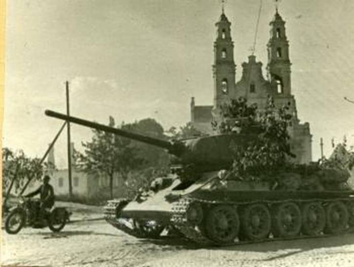  - Miasto na fotografiach z czasów II wojny światowej . 