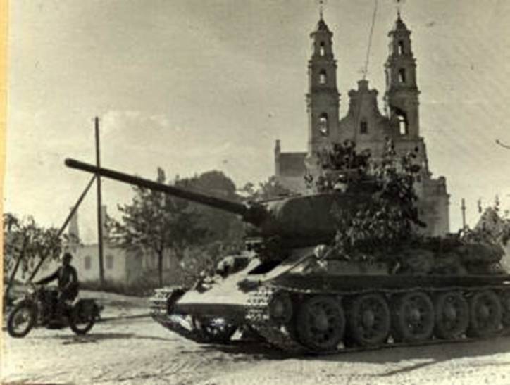  - Miasto na fotografiach z czasów II wojny światowej . 