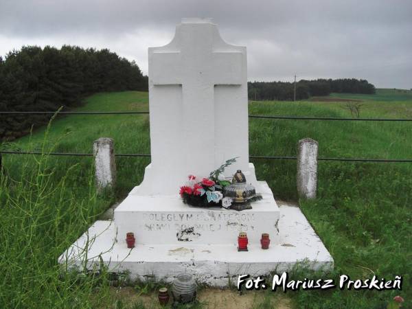 Генюши. Кладбище польских солдат погибших в 1920г. 